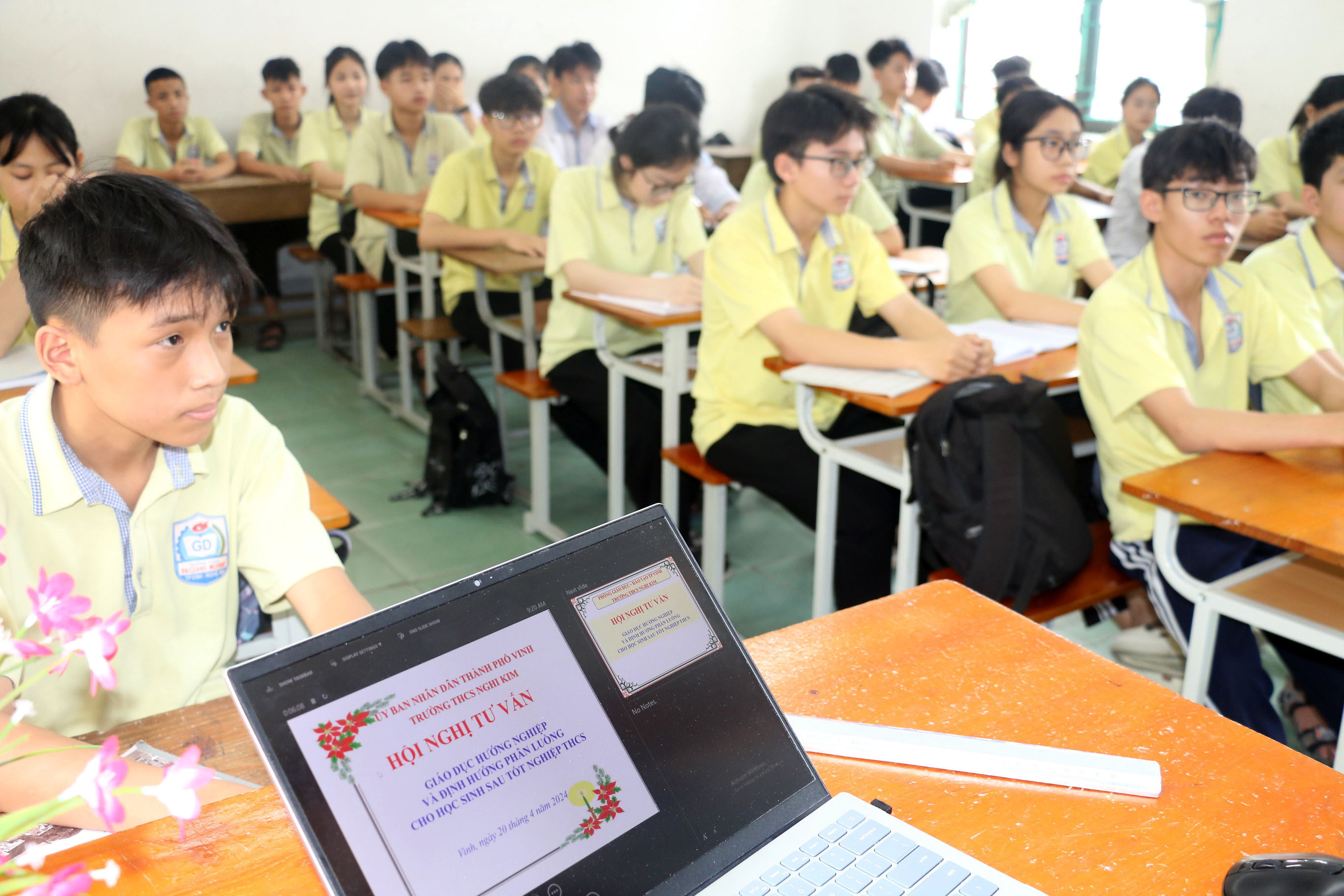 bna_Buổi tư vấn hướng nghiệp cho học sinh lớp 9 - Trường THCS Nghi Kim.jpg