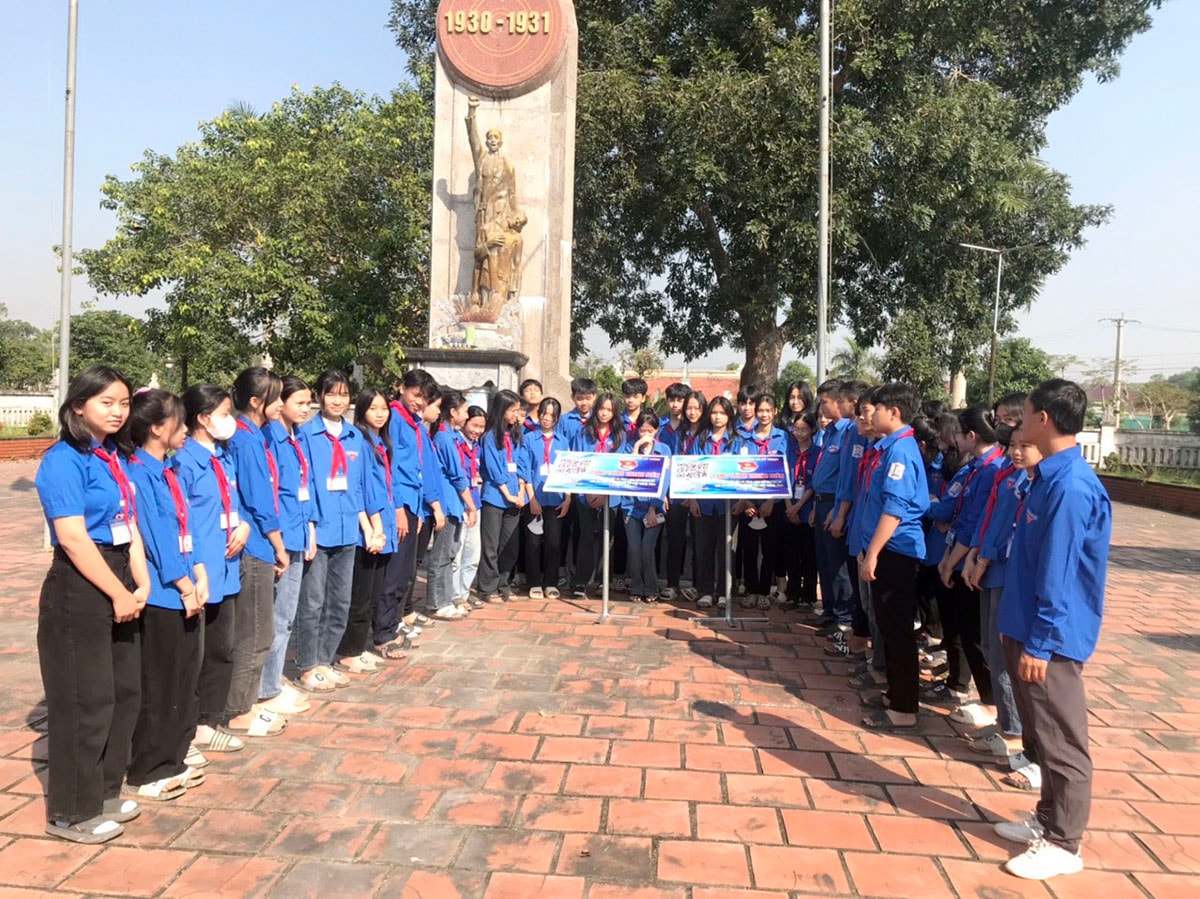 Tuổi trẻ Nghệ An làm tốt công tác tình nguyện trong giới thiệu, quảng bá di tích lịch sử, văn hóa.
