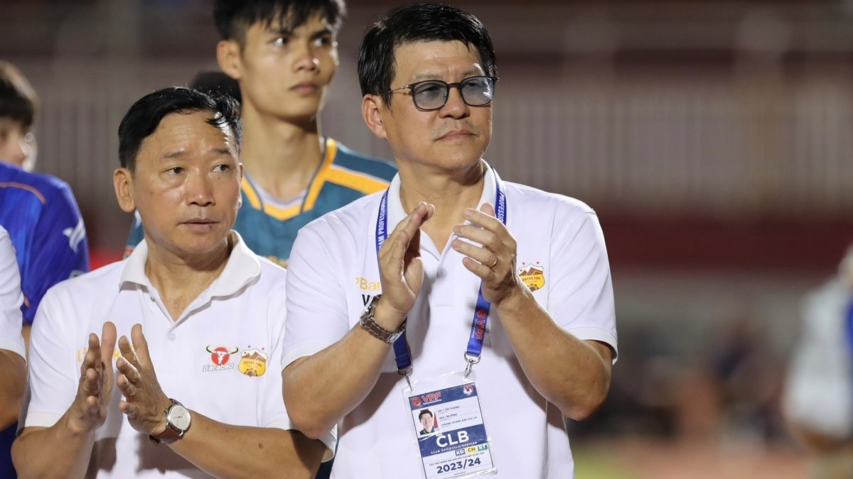 HLV Vũ Tiến Thành bị phạt tiền vì phát ngôn làm ảnh hưởng tới bóng đá Việt Nam.Ảnh: VPF)
