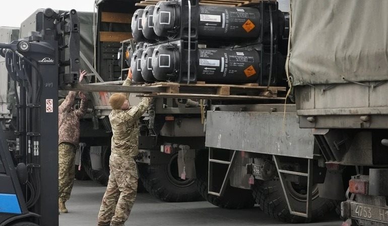 Chiến trường Ukraine đang trở thành nơi thử nghiệm các loại vũ khí NATO với đối thủ là Quân đội Nga. Ảnh: Defesne News 