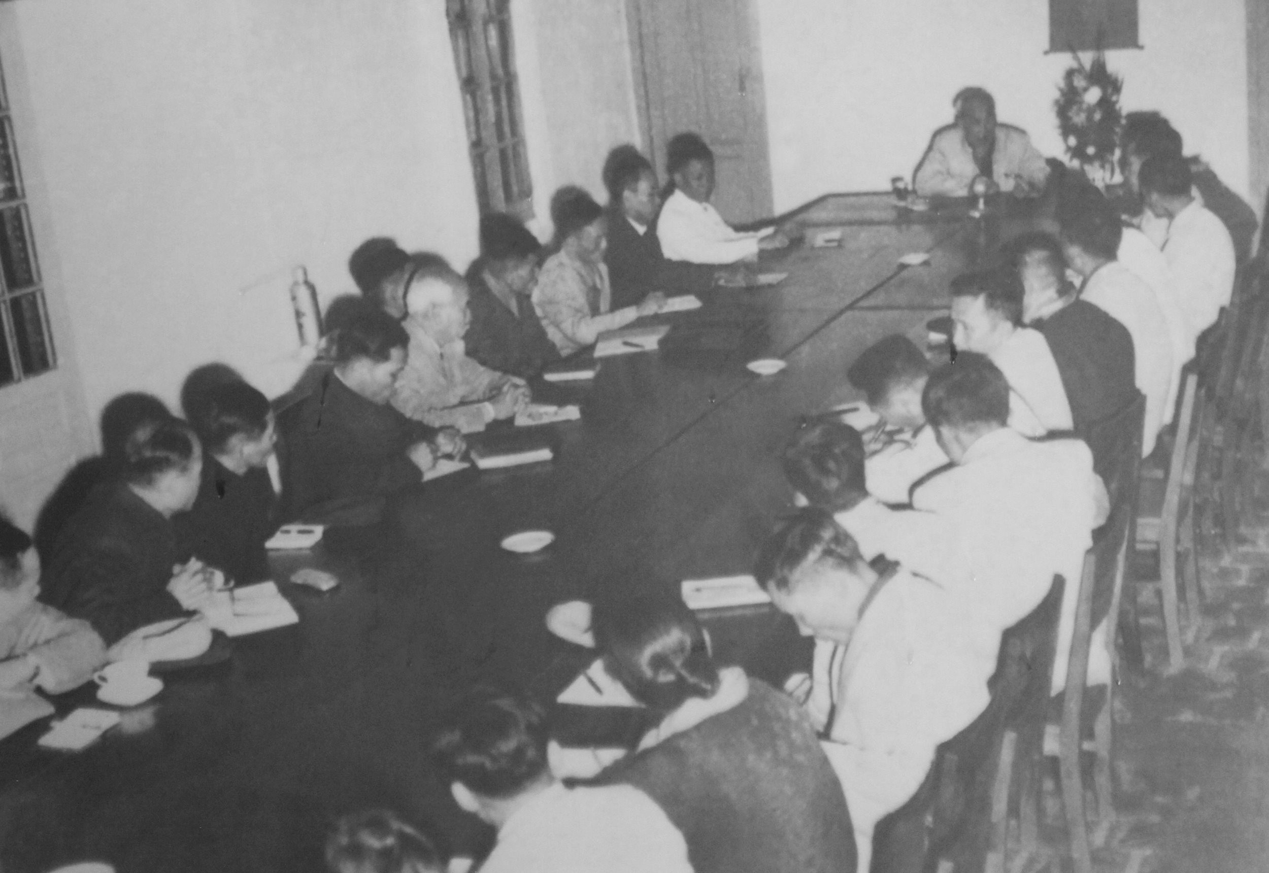 Chủ tịch Hồ Chí Minh làm việc với Ban Chấp hành Tỉnh ủy Nghệ An năm 1961