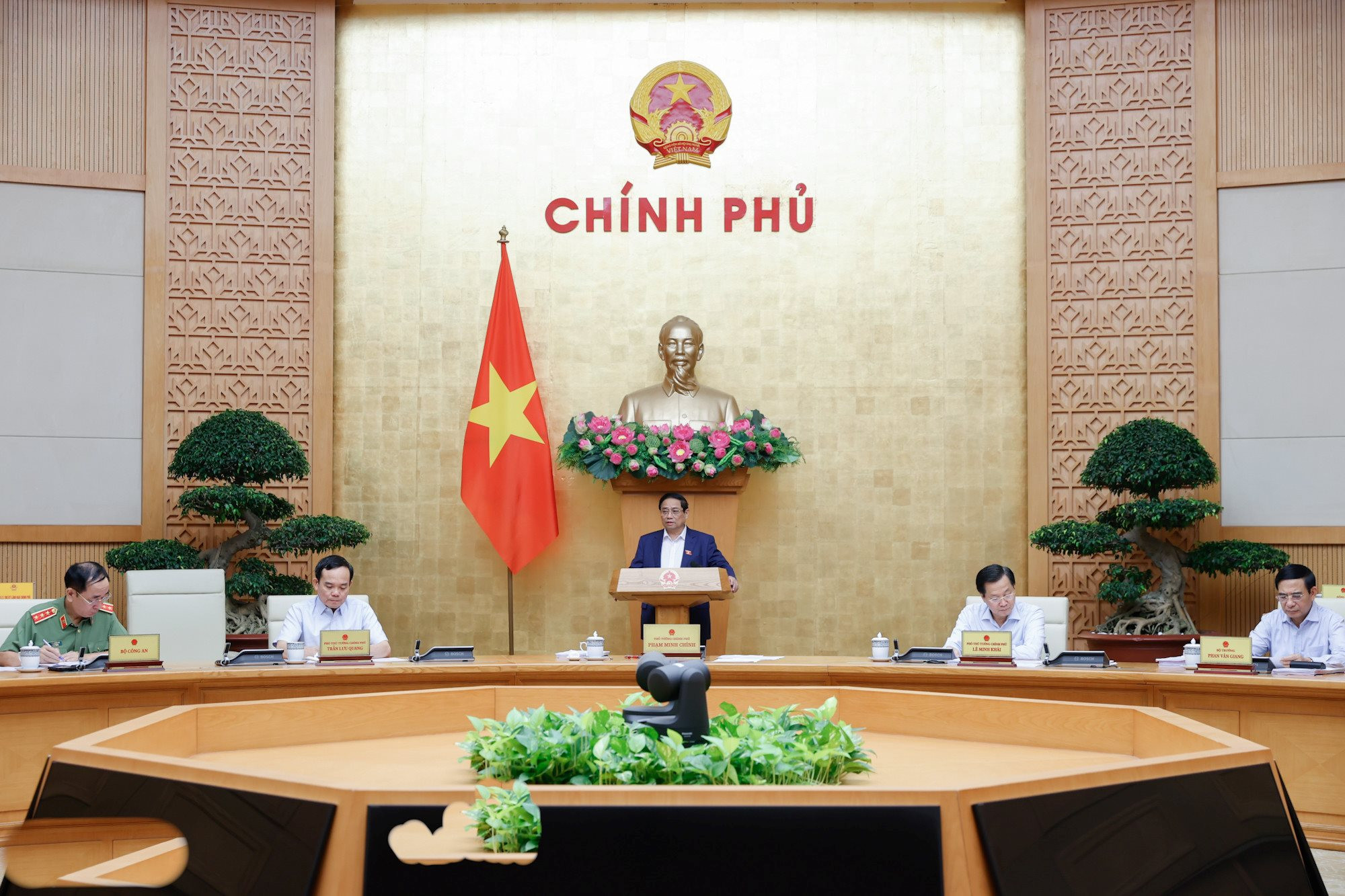 Thủ tướng Phạm Minh Chính chủ trì phiên họp Chính phủ thường kỳ tháng 5.