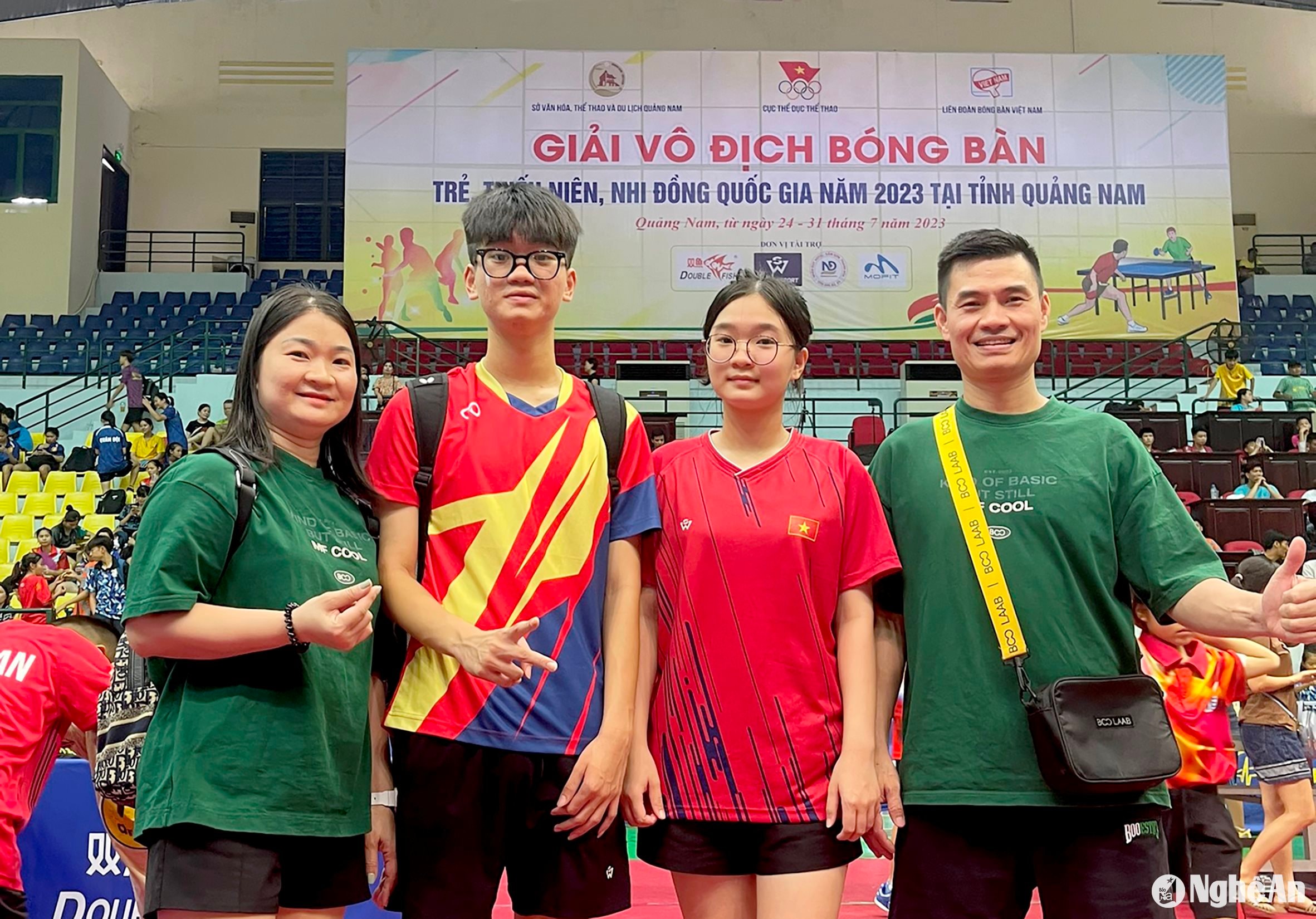 bna_gia-dinh-bong-ban-anh-nvcc00005.jpg