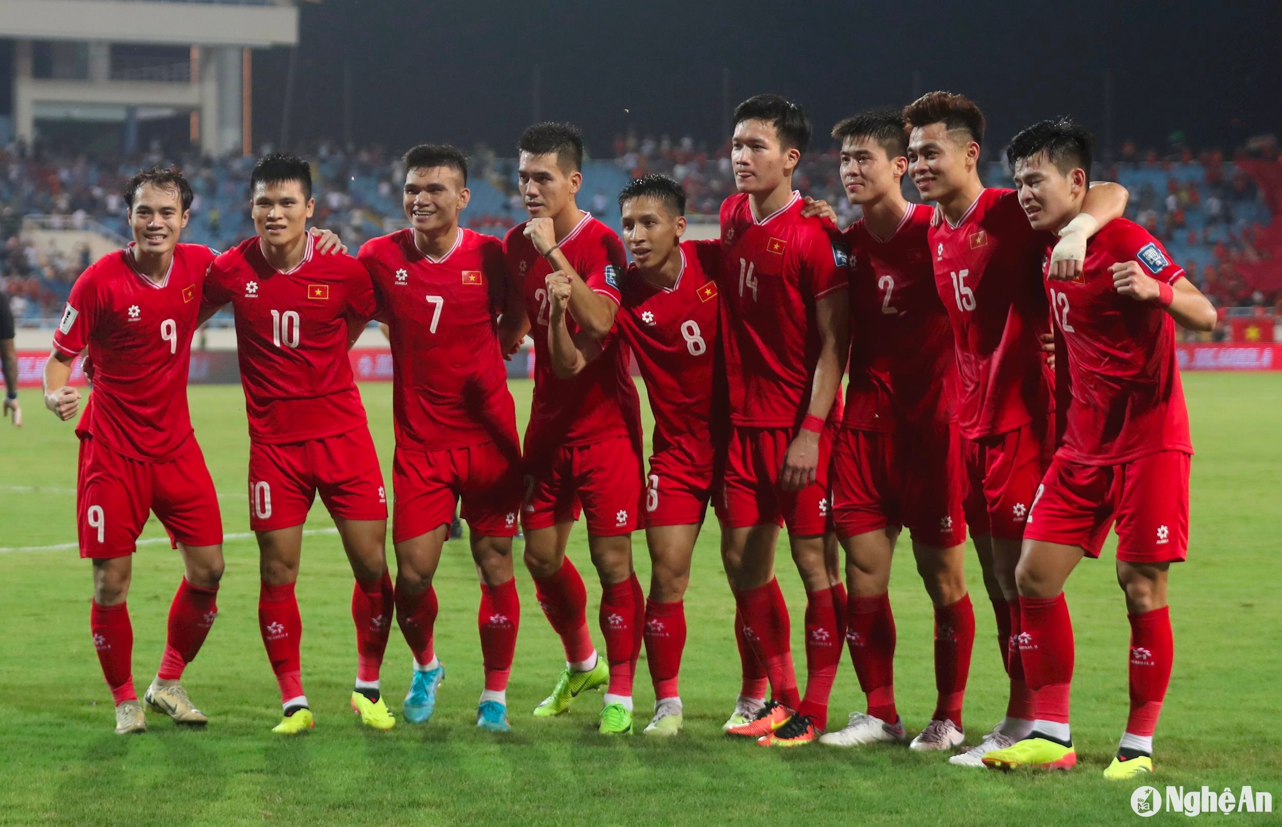 Phút 76, Tuấn Tài tạt bóng như đặt cho Tiến Linh bật cao đánh đầu ở trung tâm vòng cấm địa, bóng đập đất đi vào góc phải cầu môn khiến Etheridge không thể cản phá nâng tỉ số lên 2-1 cho tuyển Việt Nam.