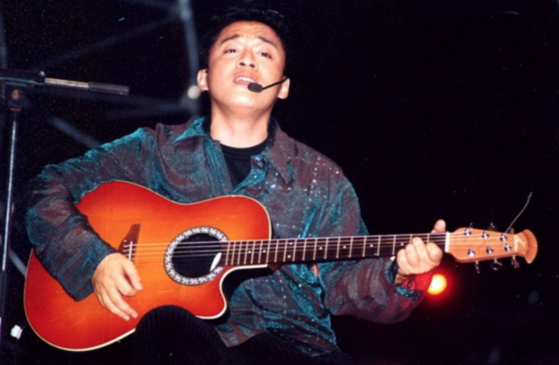 Nam ca sĩ thần tượng thế hệ đầu tiên của nhạc Việt.