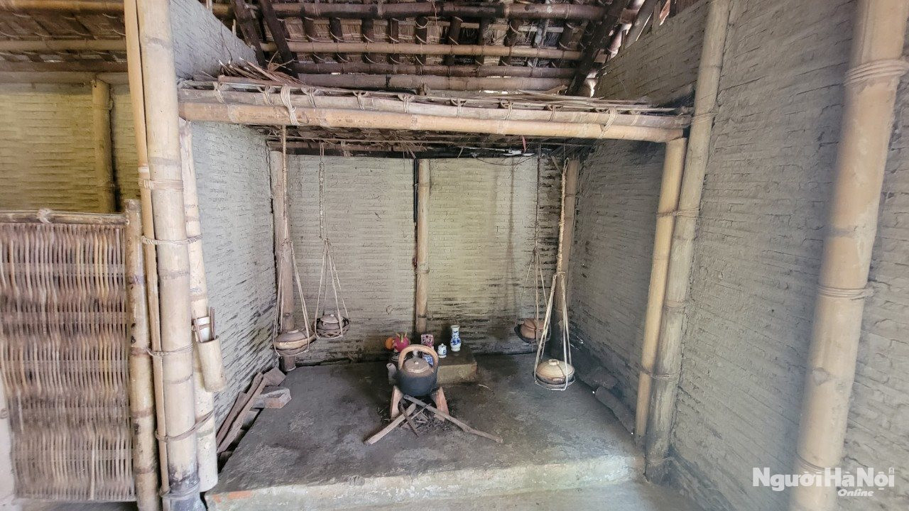 khu vực bếp trong gian nhà cha con Bác ở tại làng Dương Nỗ