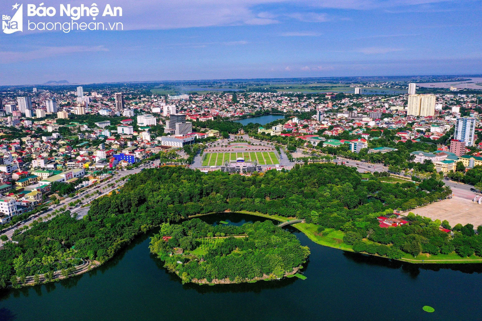 Toàn cảnh thành phố Vinh. Ảnh: Sách Nguyễn