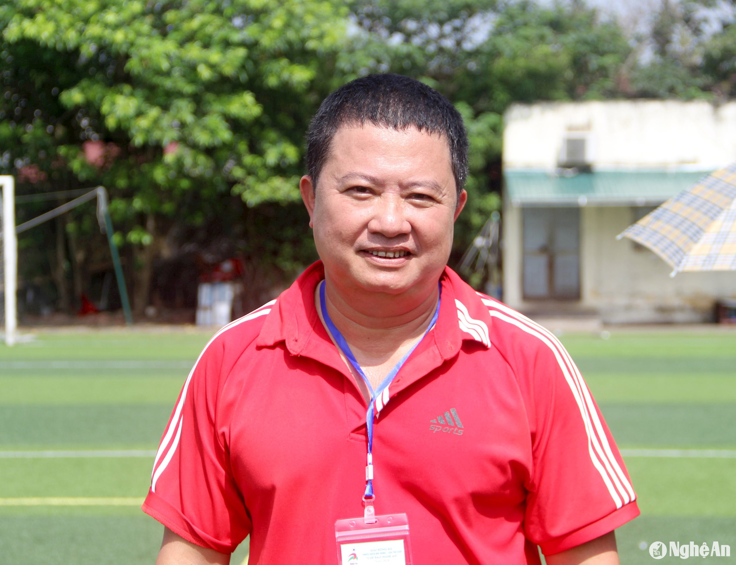 Huấn luyện viên Trần Văn Hồng - huyện Kỳ Sơn. Ảnh: Quang An