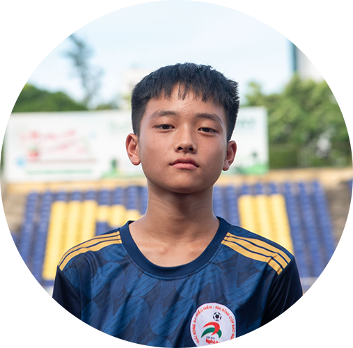Nguyễn Chí Công (số 10, Thiếu niên Quỳnh Lưu) - Cầu thủ xuất sắc nhất và Vua phá lưới Giải bóng đá Thiếu niên - Nhi đồng Cúp Báo Nghệ An lần thứ 26, năm 2024 