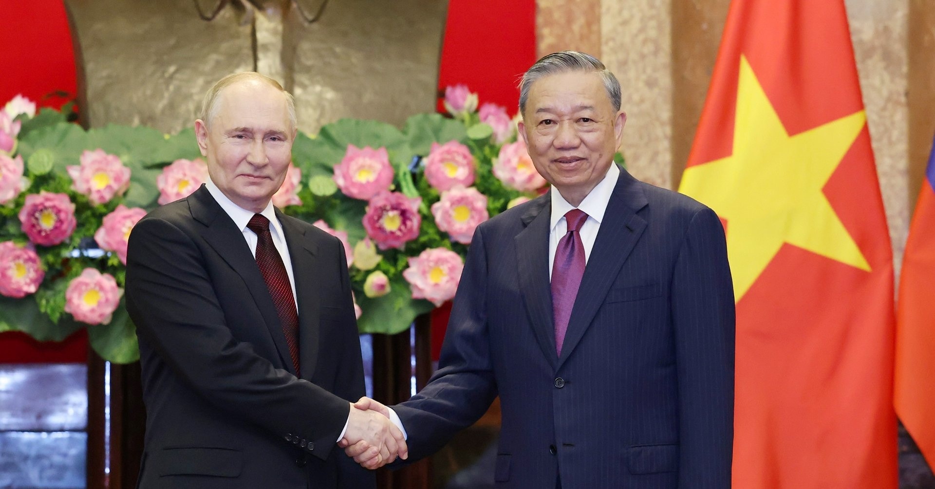 Hình ảnh Chủ tịch nước Tô Lâm và Tổng thống Nga Putin hội đàm