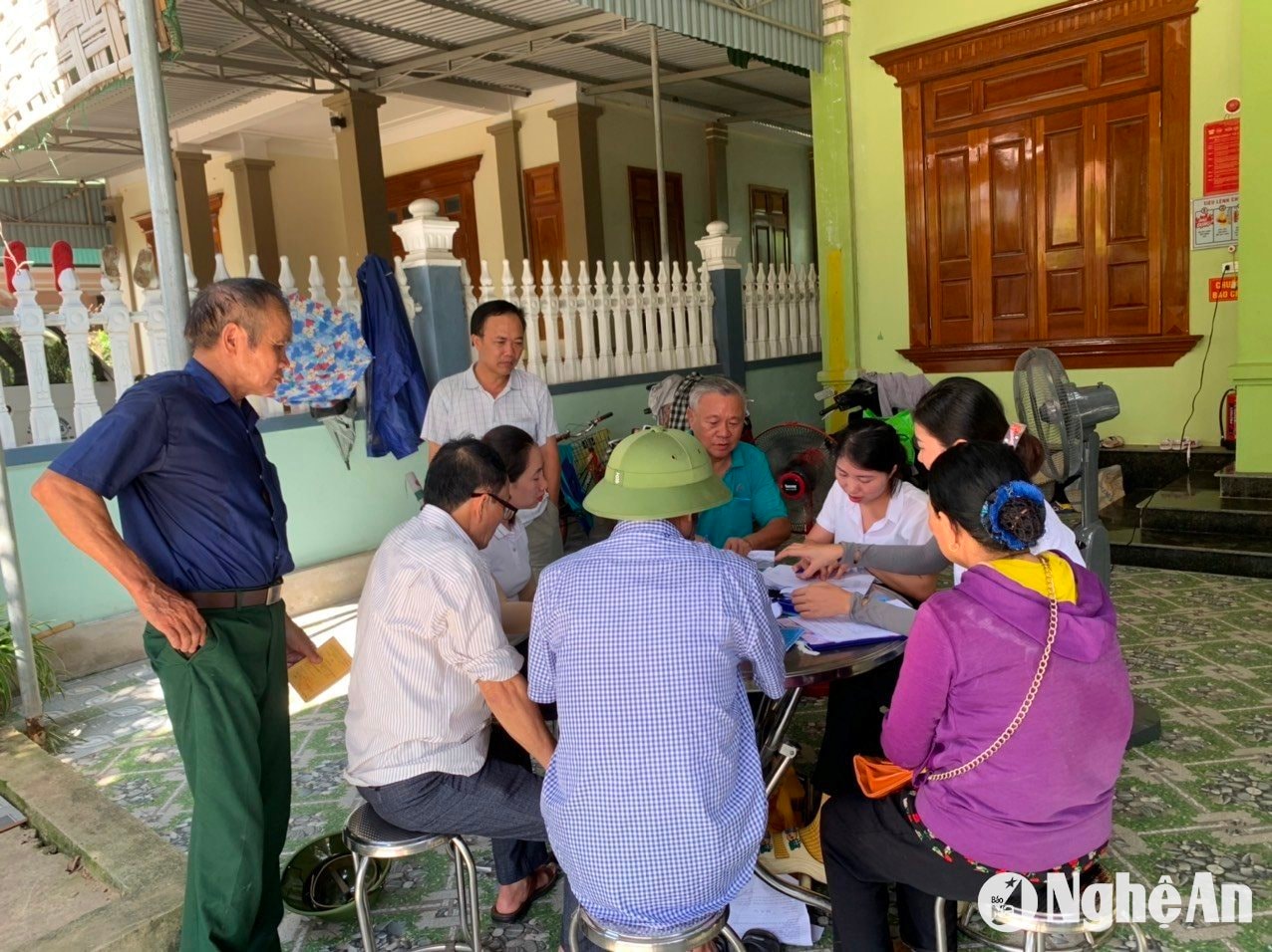 hỗ trợ các cụ nhận hưu đăng ký tài khoản ngân hàng 1