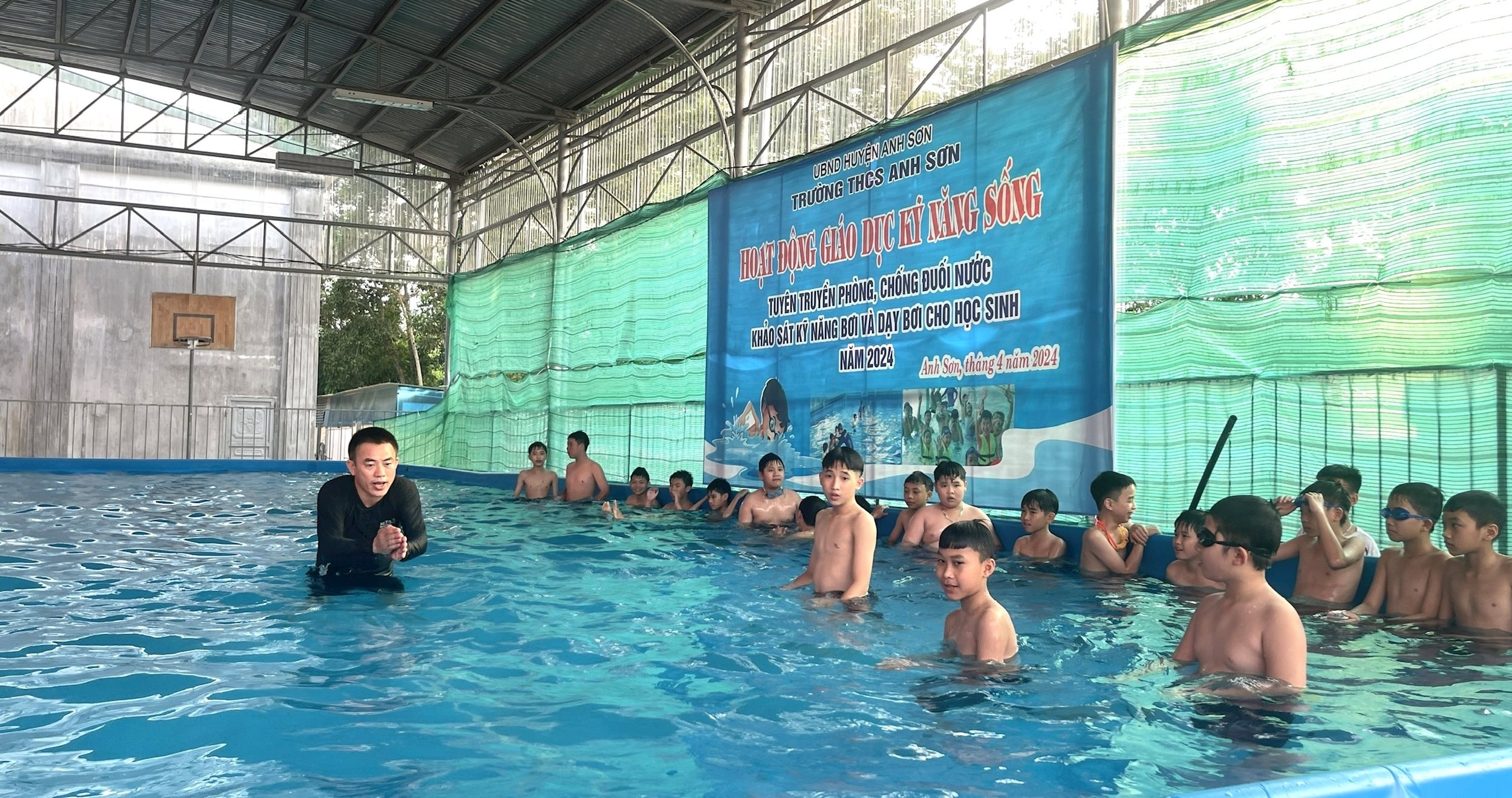 Các cơ sở Đoàn tăng cường các hoạt động tuyên truyền kỹ năng phòng chống đuối nước