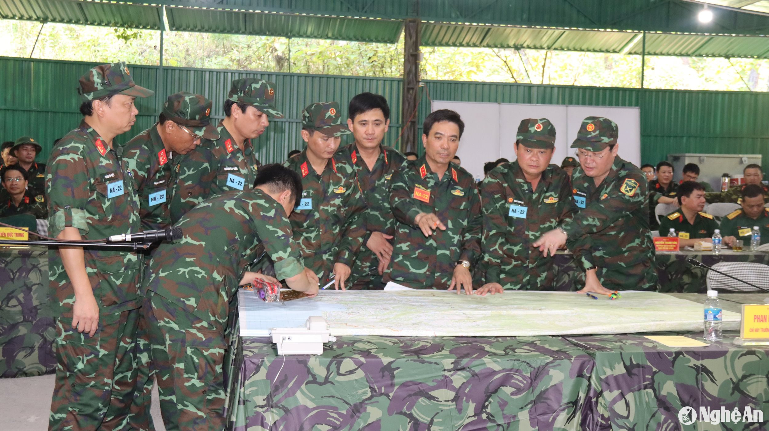  Thực hành xử trí tình huống tác chiến phòng thủ trong Diễn tập KVPT tỉnh năm 2022. Ảnh Thành Cường