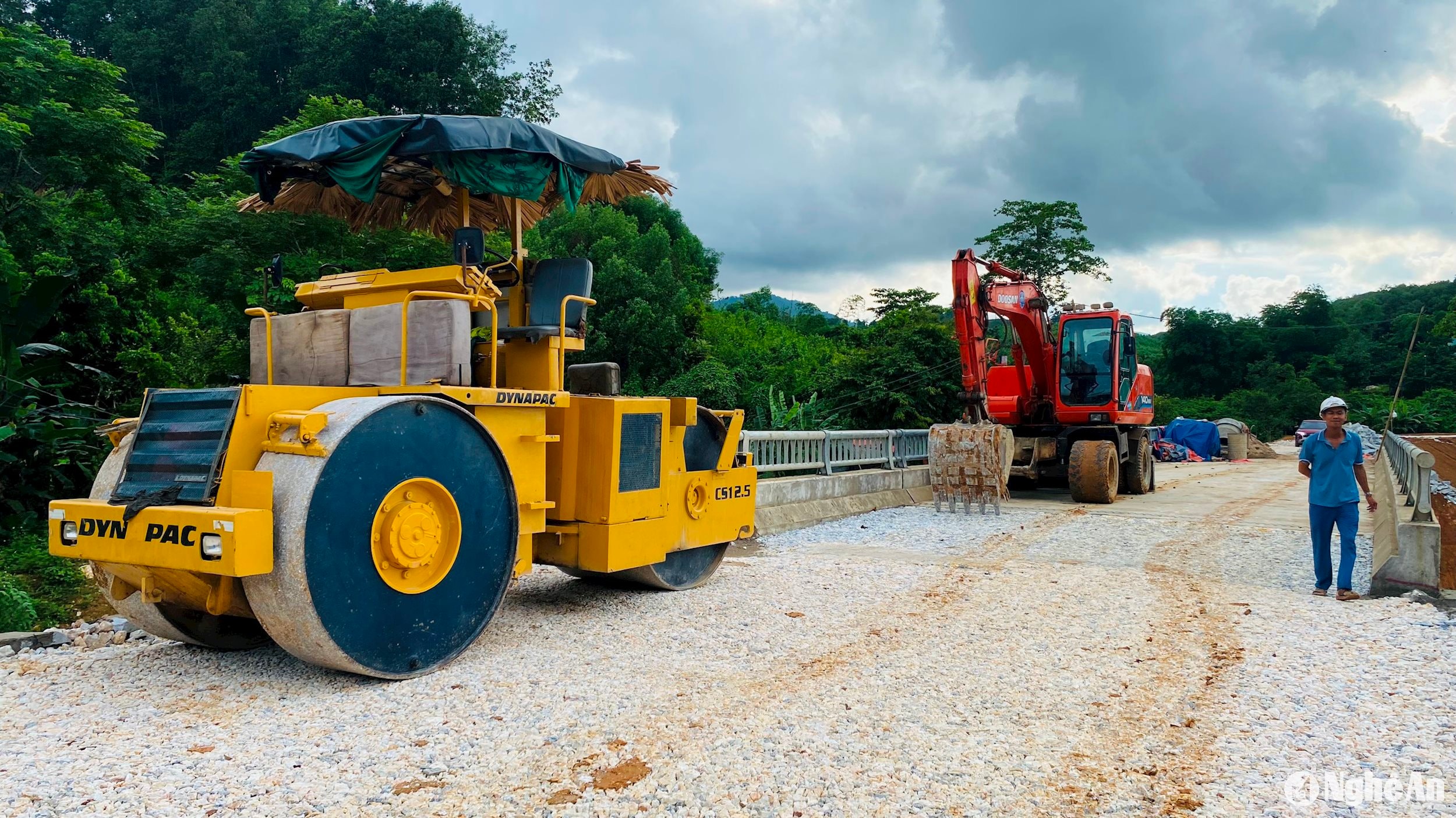 cầu châu hạnh đang xây 4