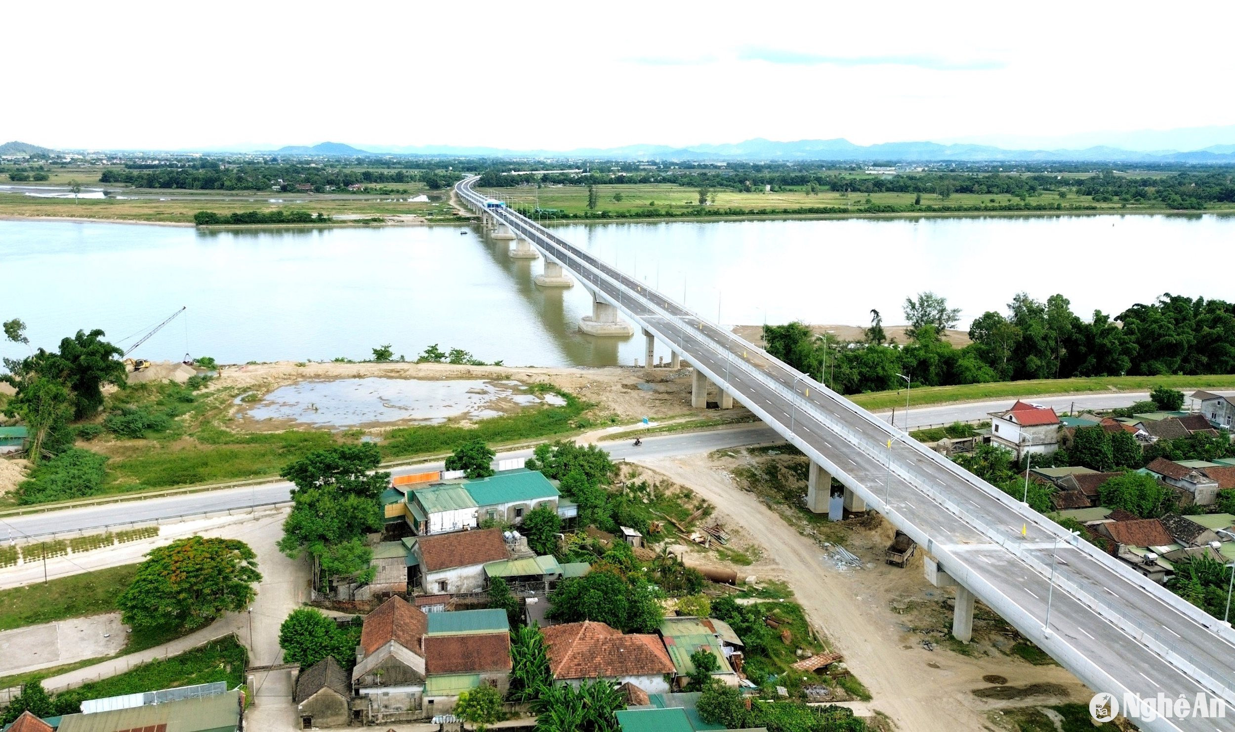 Cầu Hưng Đức trên Cao tốc Diễn Châu Bãi Vọt đã hoàn thành ảnh Xuân Hoàng