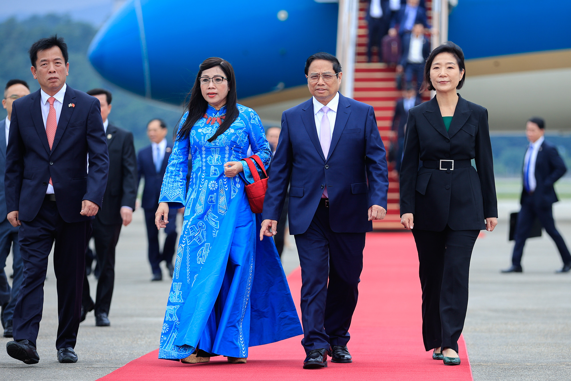 Thủ tướng Phạm Minh Chính tới Seoul, bắt đầu chuyến thăm chính thức Hàn Quốc- Ảnh 1.