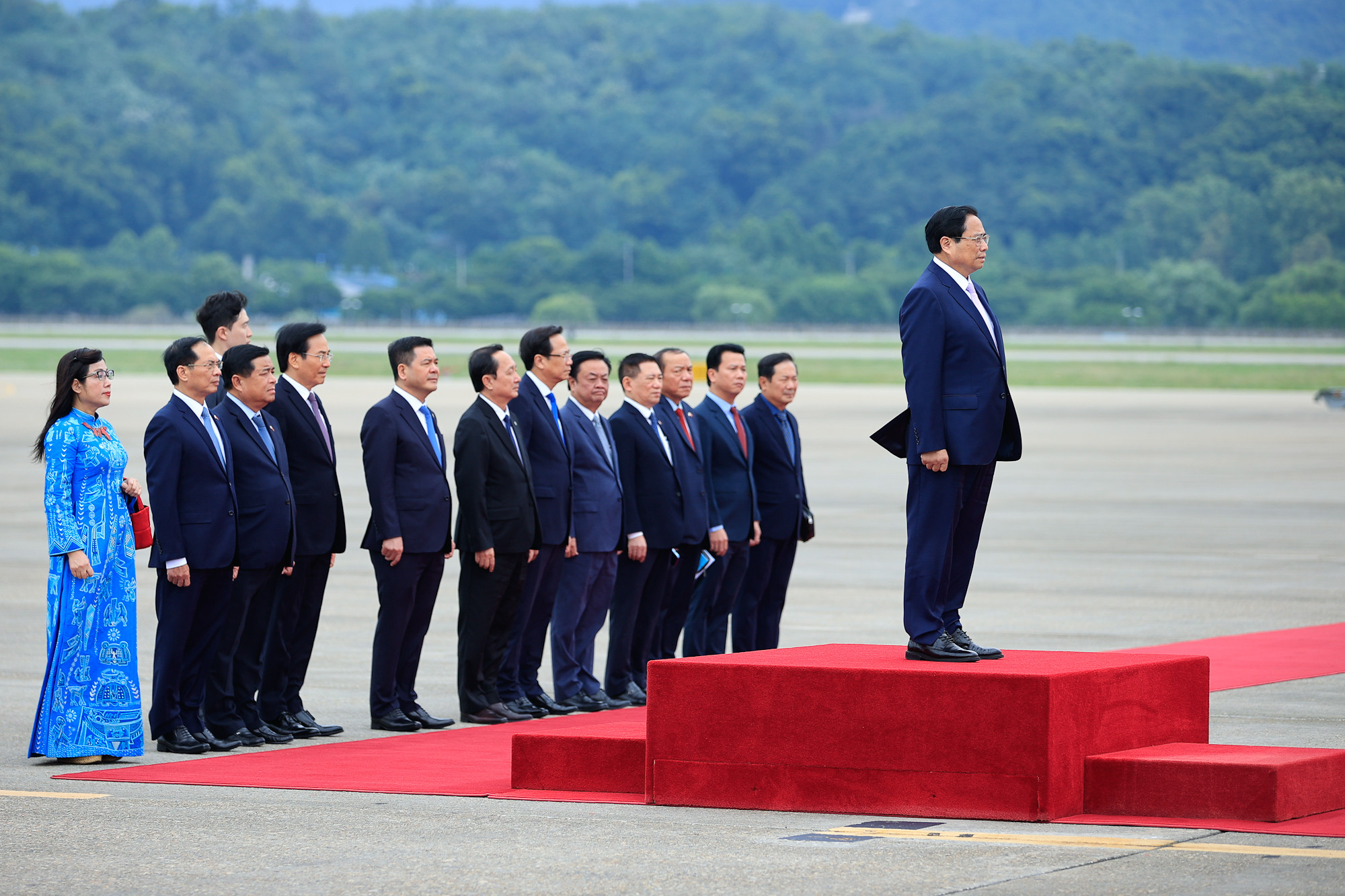 Thủ tướng Phạm Minh Chính tới Seoul, bắt đầu chuyến thăm chính thức Hàn Quốc- Ảnh 5.