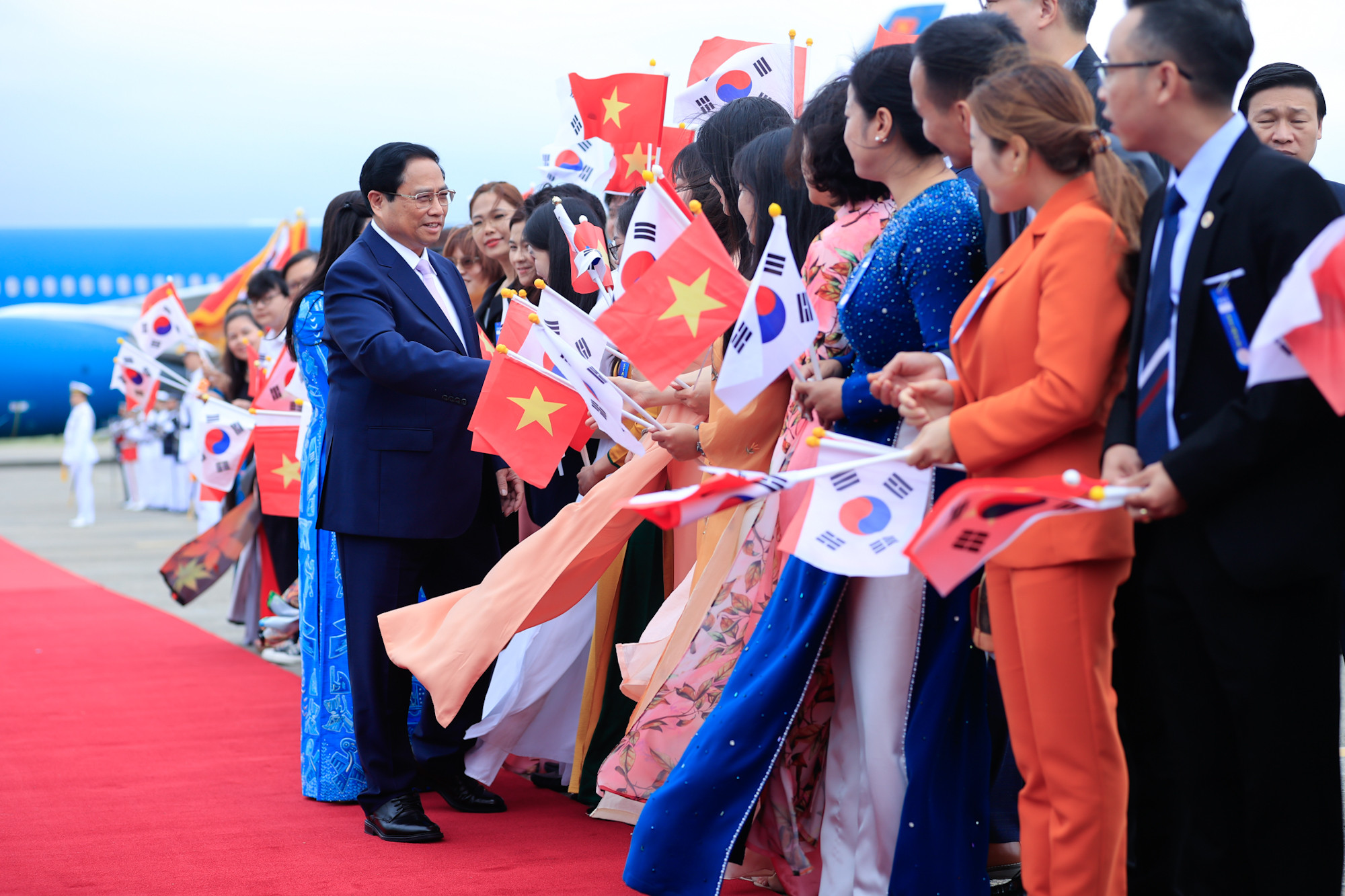 Thủ tướng Phạm Minh Chính tới Seoul, bắt đầu chuyến thăm chính thức Hàn Quốc- Ảnh 12.