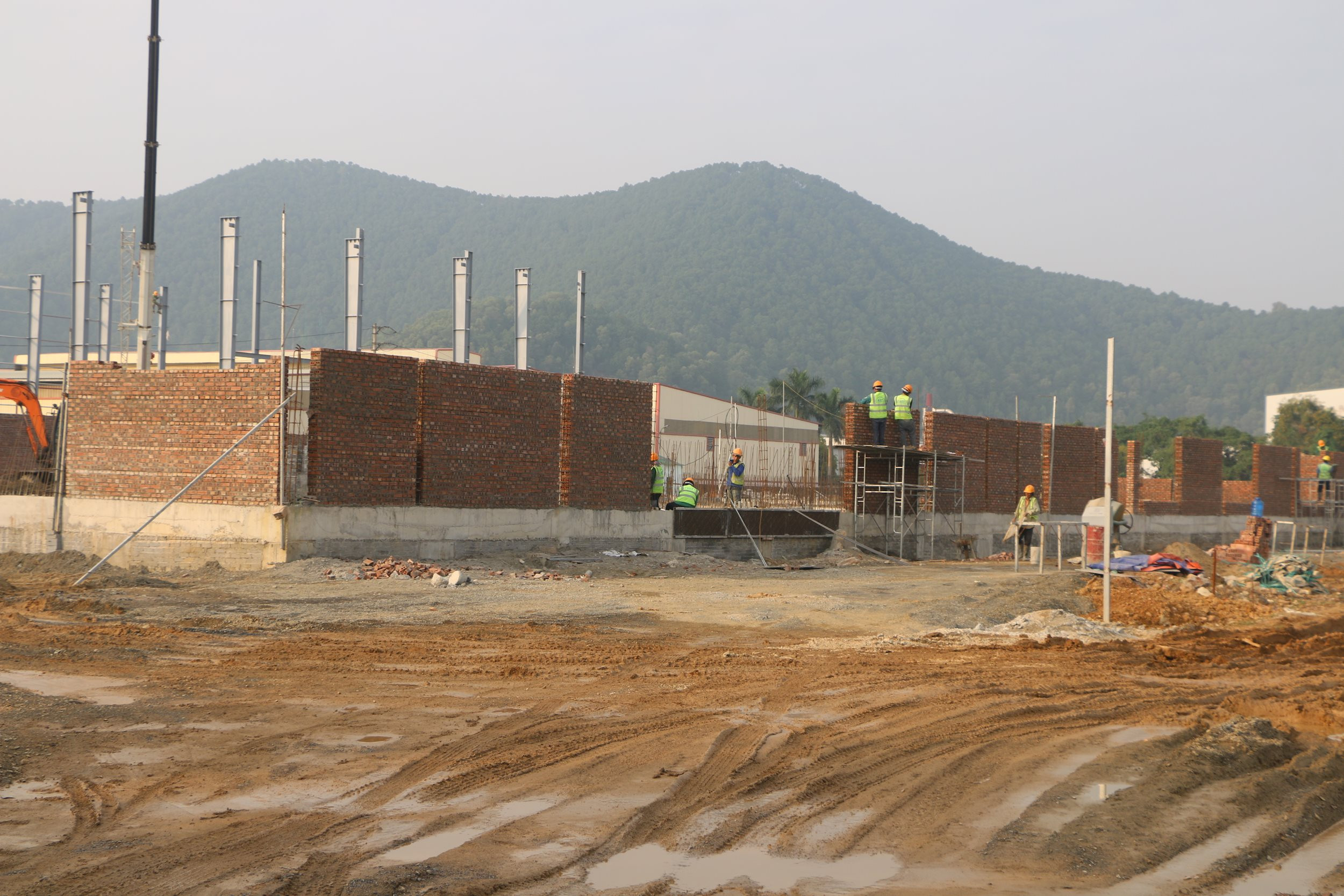  Một dự án đầu tư lắp đặt nhà xưởng tại KCN Nam Cấm