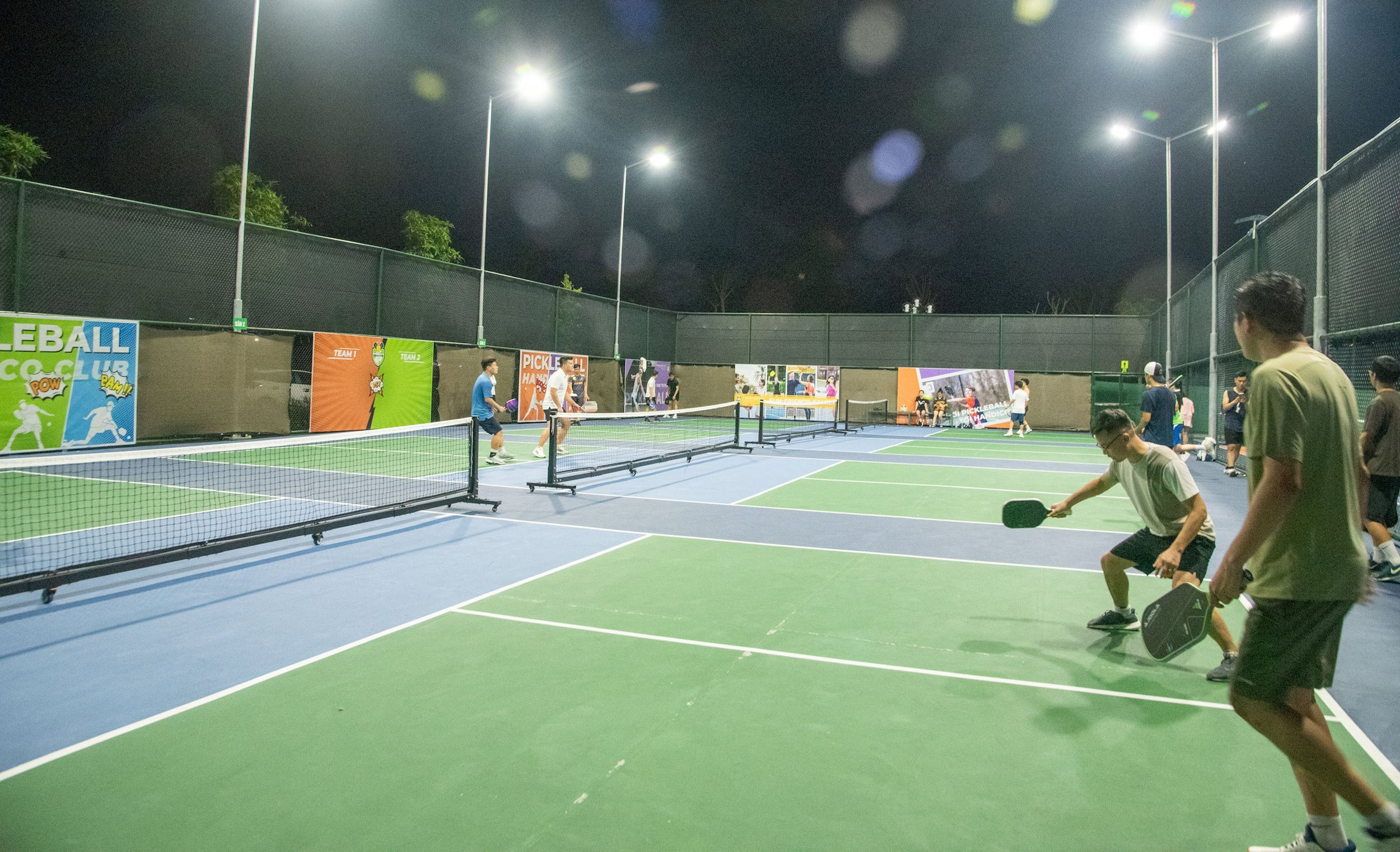 Một buổi tập pickleball tại cụm sân Khu đô thị Handico Vinh Tân.