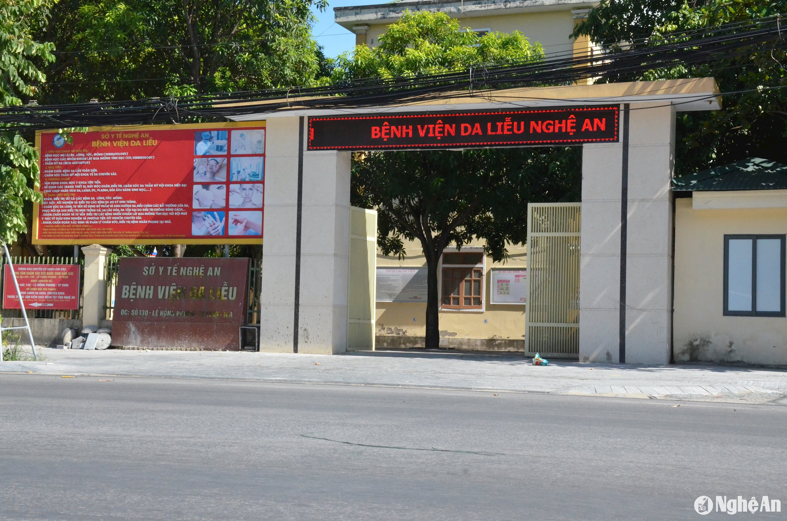 Bệnh viện Da liễu Nghệ An có địa chỉ số 130, đường Lê Hồn Phong, thành phố Vinh. Bệnh viện có vị trí đẹp để thu hút bệnh nhân. Ảnh Thành Chung