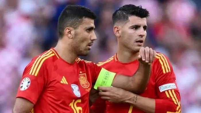 Rodri và Morata dính rắc rối vì vạ miệng