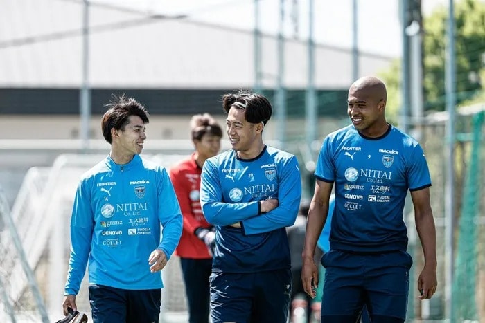 Yokohama FC đang bay cao ở J-League 2