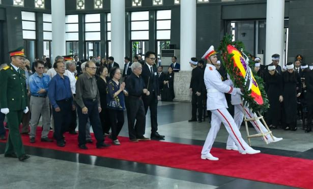 Đoàn cựu sinh viên Lớp Văn khóa 8 1963-1967, Trường đại học Tổng hợp Hà Nội viếng Tổng Bí thư Nguyễn Phú Trọng