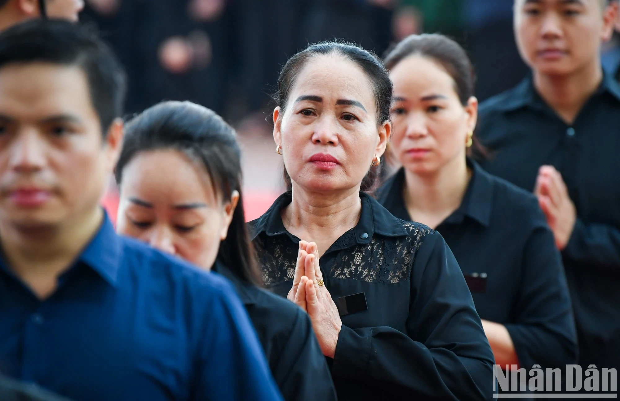 [Ảnh] Nhân dân xếp hàng dài viếng Tổng Bí thư Nguyễn Phú Trọng ở quê hương Lại Đà ảnh 9