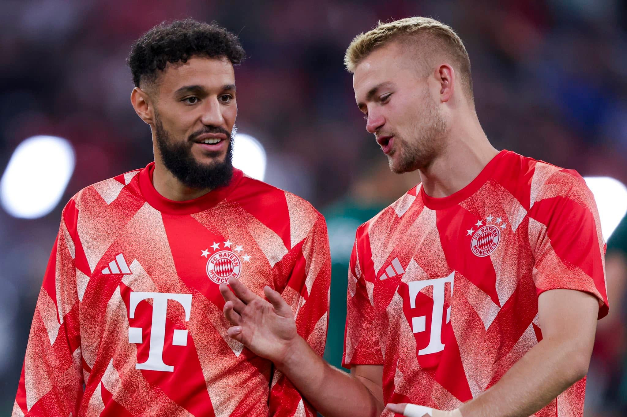 Mazraoui và De Ligt trong màu áo Bayern Munich