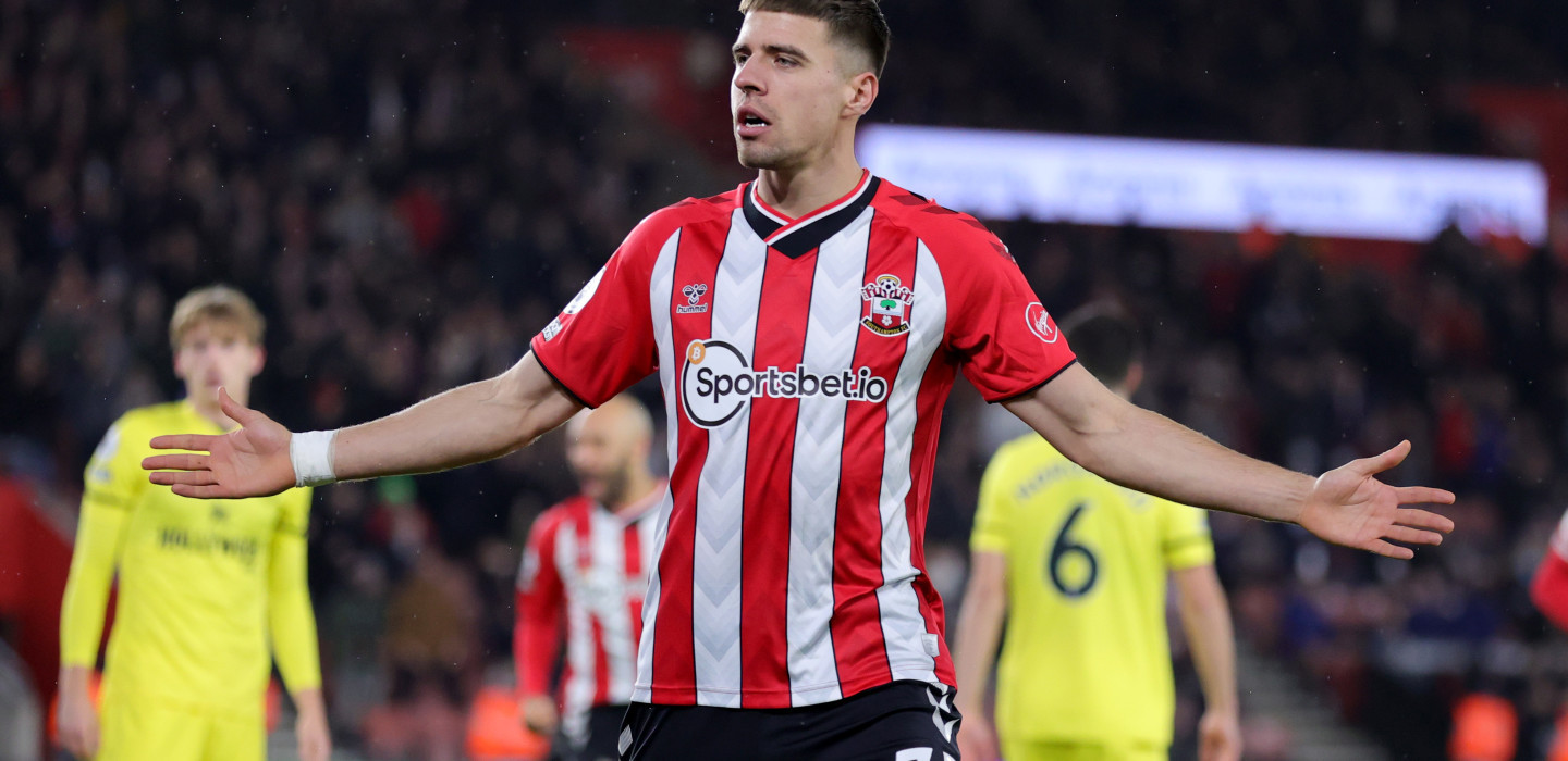 Bednarek scores again as Saints hit four | Southampton FC Official Site