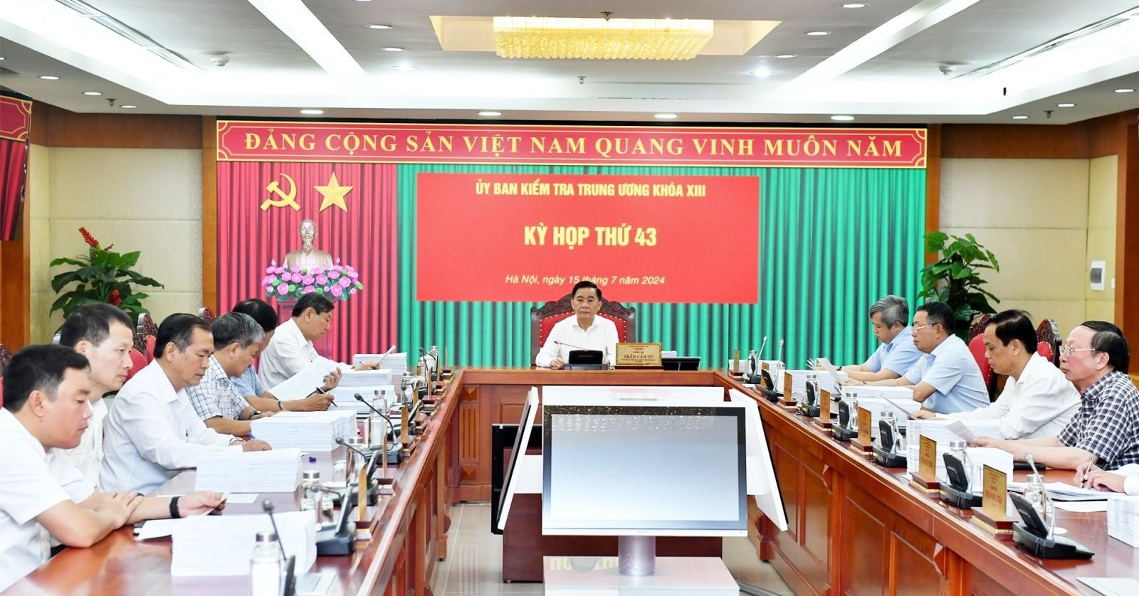 Ủy ban Kiểm tra Trung ương điểm tên loạt cán bộ sai phạm trong phiên họp thứ 45 