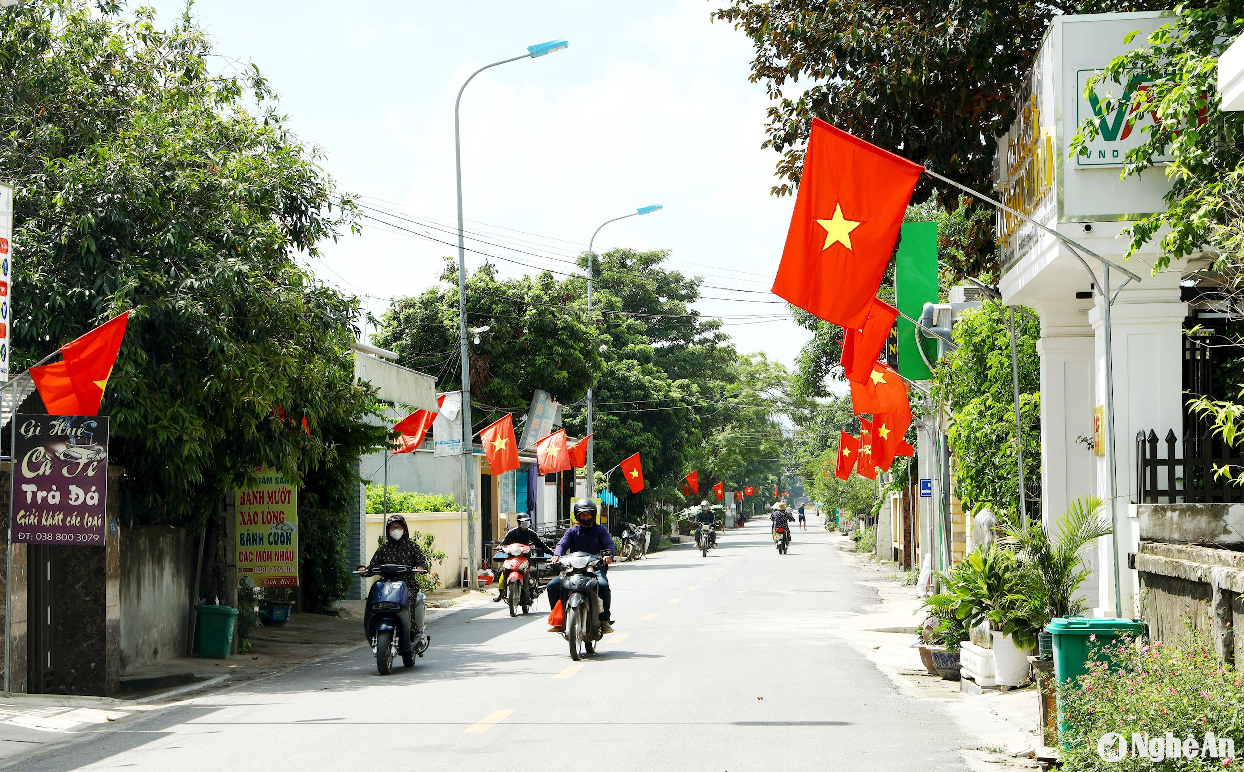 Một tuyến đường đạt chuẩn văn minh đô thị ở phường Long Sơn- thị xã Thái Hòa. Ảnh Nguyên Nguyên