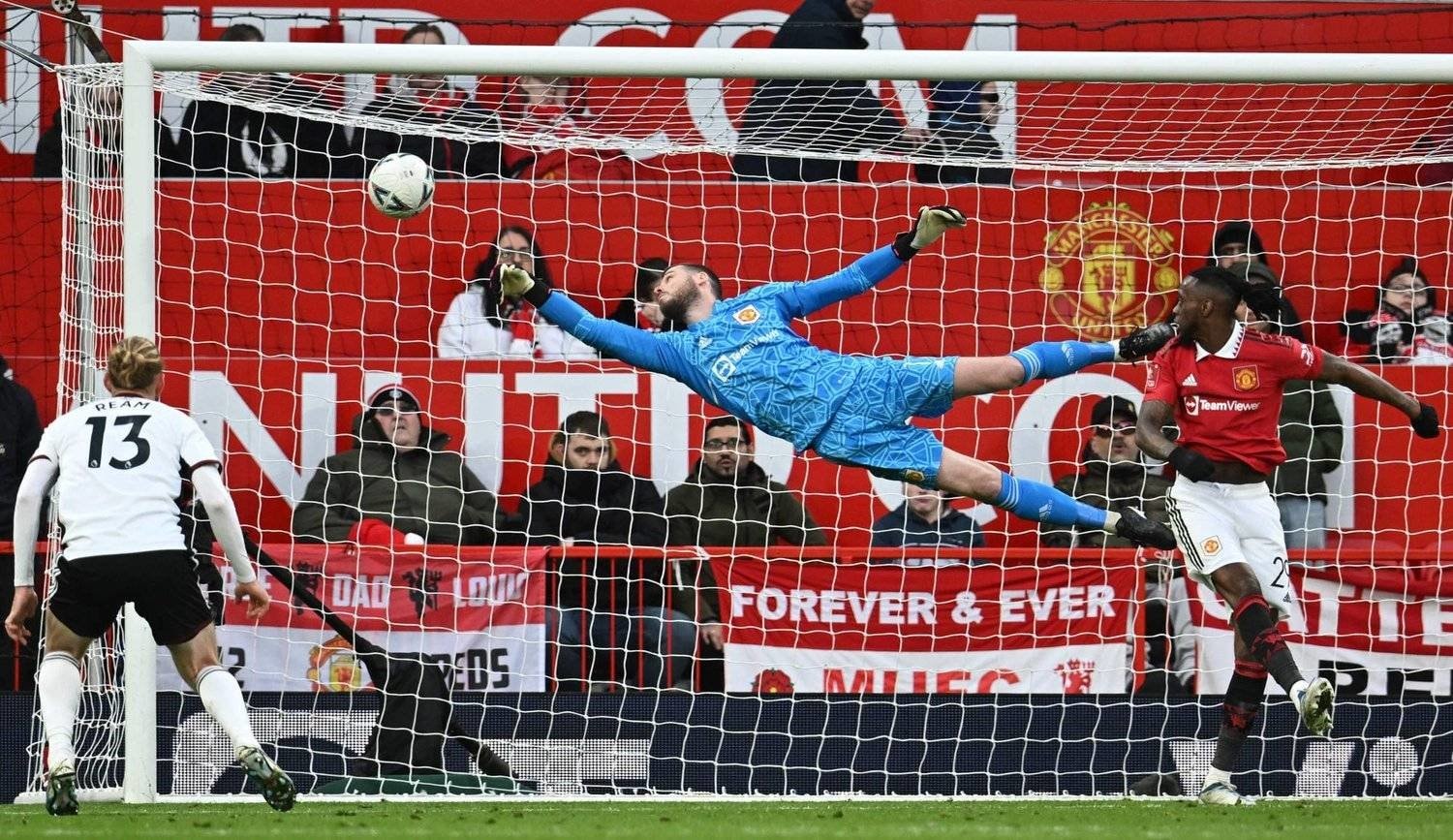 Goalkeeper David de Gea Announces he is Leaving Manchester United