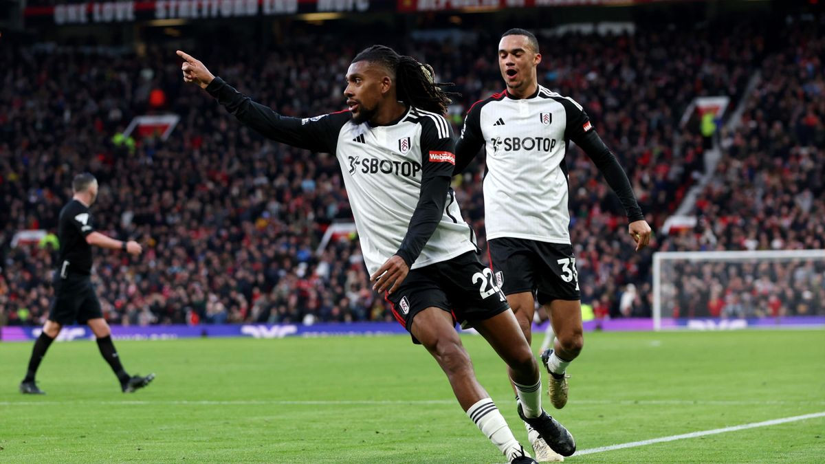 Man Utd 1-2 Fulham: Alex Iwobi strikes in 97th minute to hand Erik ten Hag's side defeat after Harry Maguire leveller - Eurosport