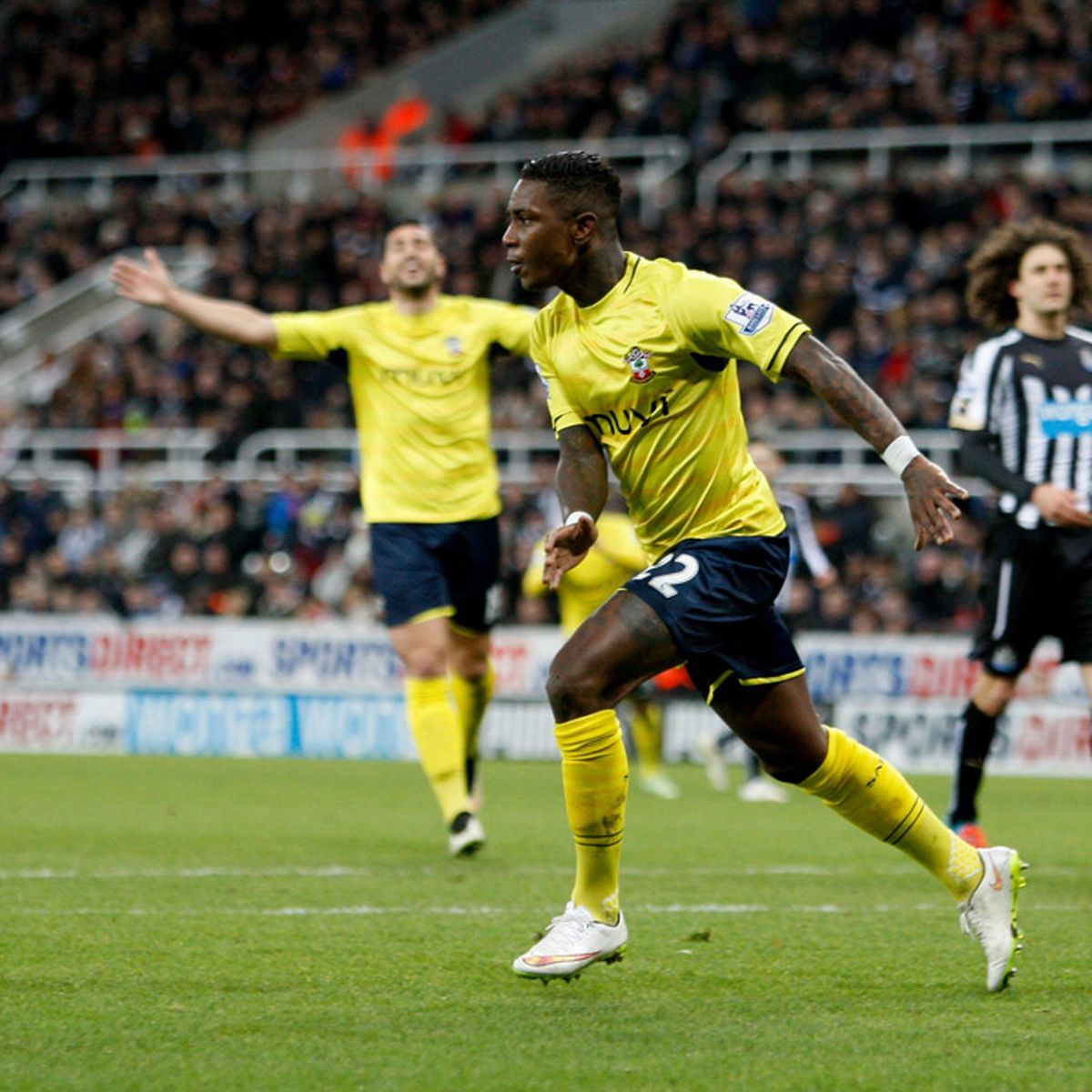 Newcastle 1-2 Southampton: Eljero Elia at the double as Saints march on - Mirror Online