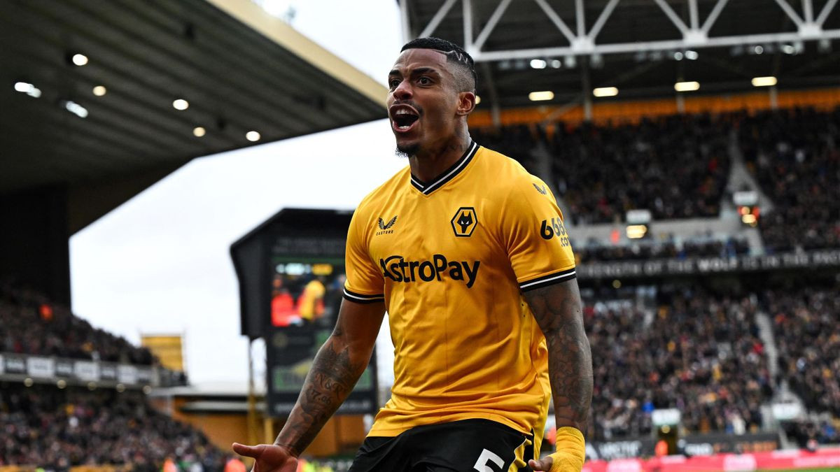 Wolves 2-1 Chelsea: Christopher Nkunku scores first goal but Mario Lemina and Matt Doherty add to Blues misery - TNT Sports