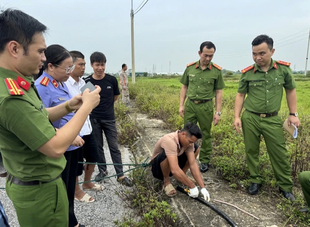 2Bắt nhóm đối tượng trộm dây cáp điện bán phế liệu hơn 7 tấn đông.jpg