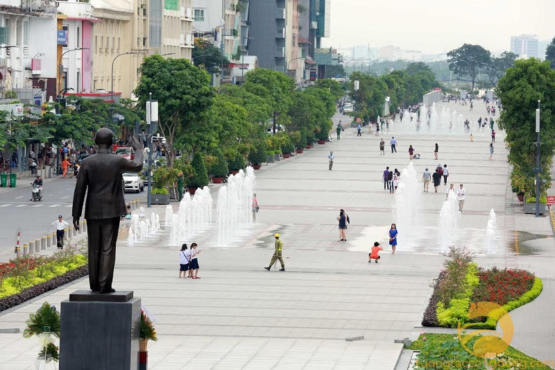 Khám phá phố đi bộ Nguyễn Huệ với loạt hoạt động ăn chơi từ sáng đến đêm