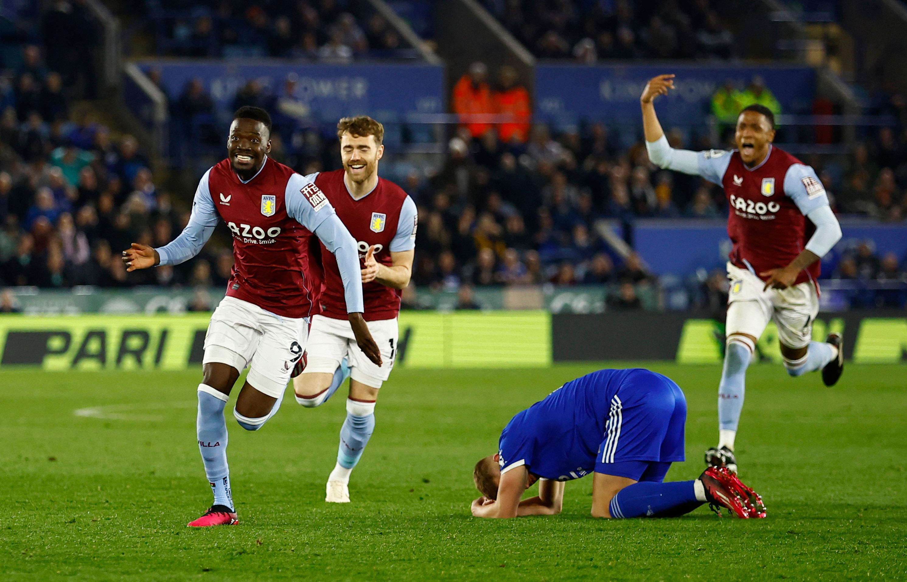 Villa beat 10-man Leicester 2-1 with late Traore winner | Reuters