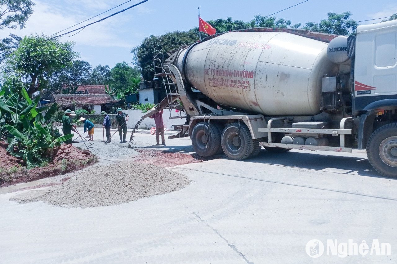  Hệ thống giao thôn nông thôn ở huyện Nam Đàn được đầu tư khá đồng bộ từ huy động sức dân. Ảnh- Mai Hoa