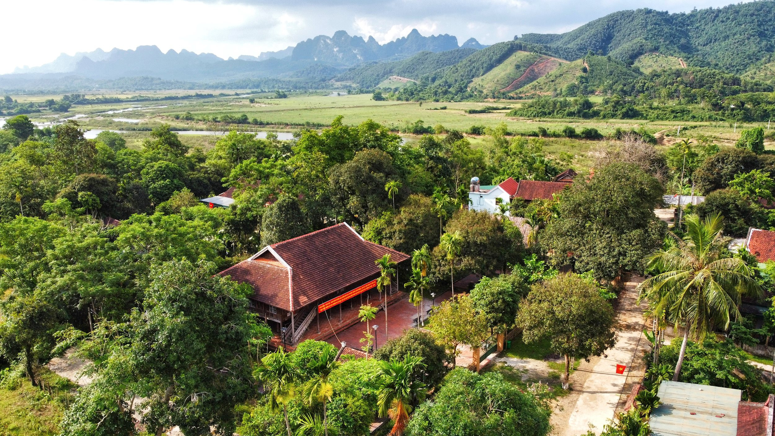 Di tích lịch sử Ngôi nhà cụ Vi Văn Khang. Ảnh Thành Cường