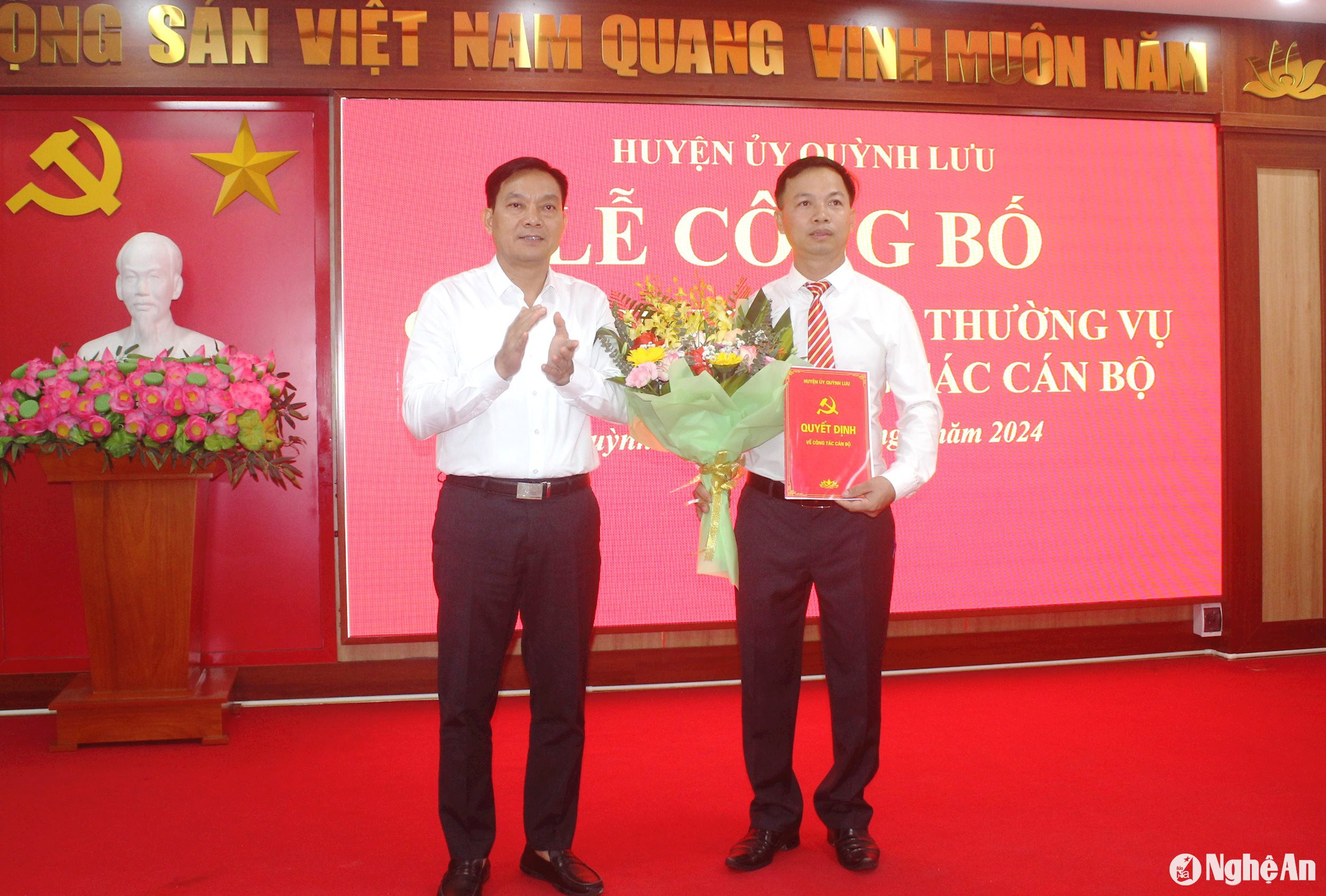 Trao quyết định 1