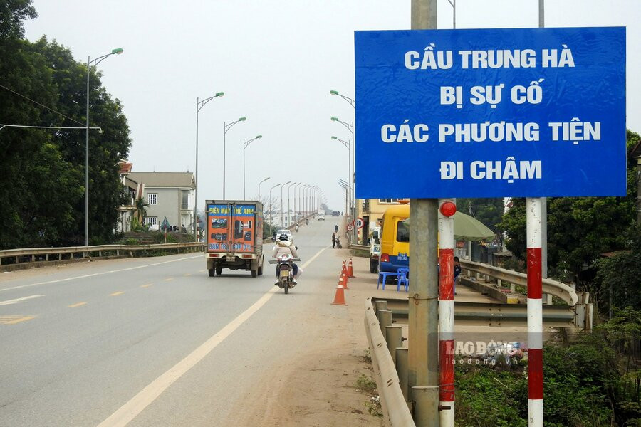 Cầu Trung Hà bắc qua sông Đà nối thành phố Hà Nội và tỉnh Phú Thọ. Ảnh- Tô Công