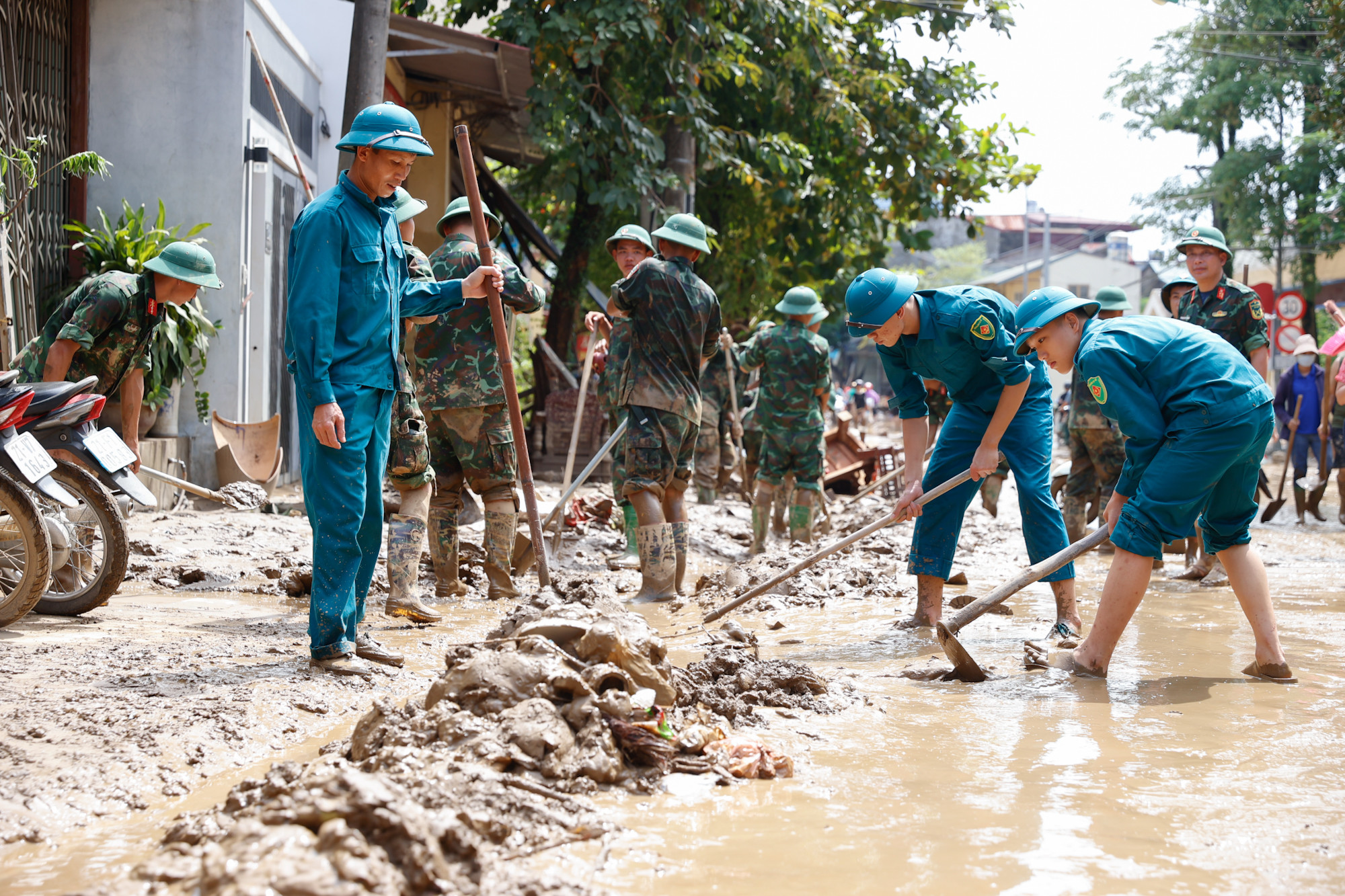 MƯA LŨ DO ẢNH HƯỞNG CỦA BÃO SỐ 3 VÀ CÁC CHỈ ĐẠO ỨNG PHÓ