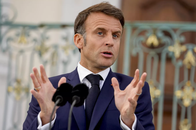 macron.png