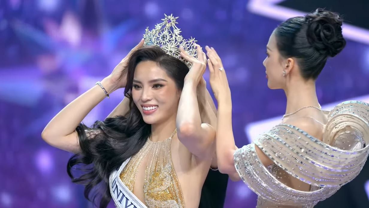 Phía Miss Universe nói về thông tin Kỳ Duyên chưa tốt nghiệp