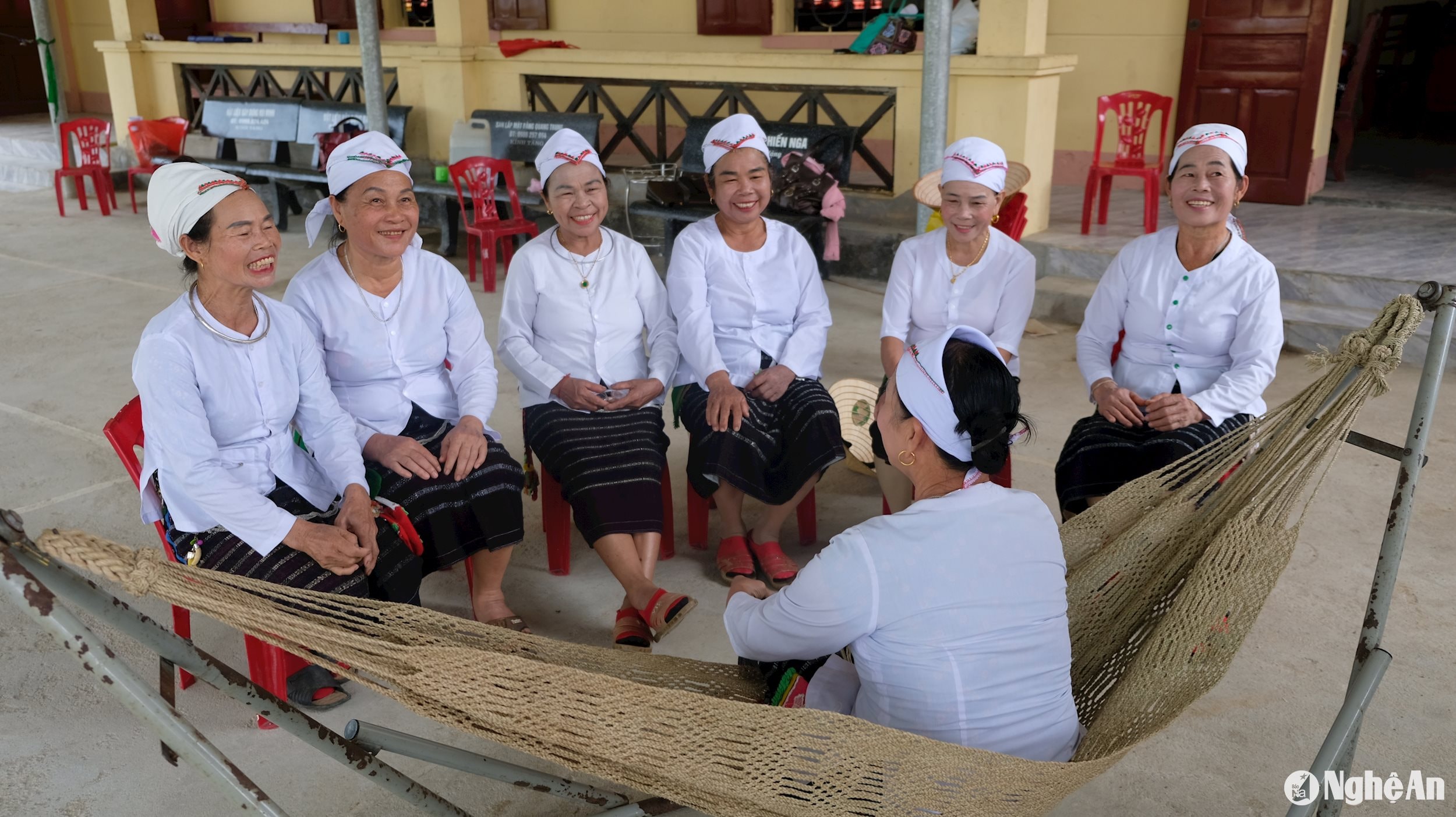 Những chiếc võng gai được bảo tồn và lưu giữ bao đời nay là niềm tự hào của bà con người Thổ ở xã Giai Xuân, huyện Tân Kỳ. Ảnh: Mỹ Hà