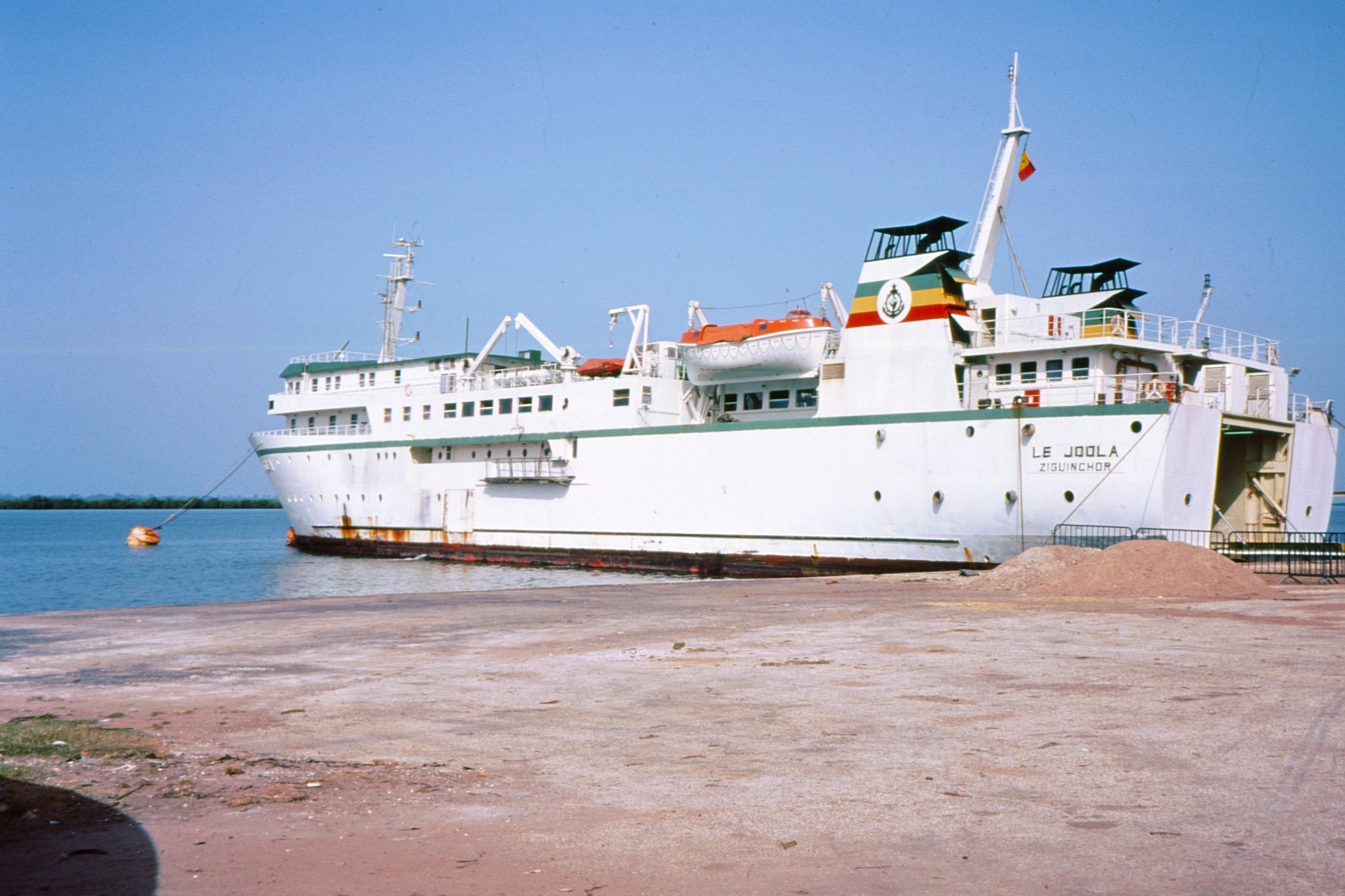 le-joola-at-ziguinchor-1991-1727256379.jpg