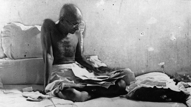 gandhi-begins-fast-in-protest-of-caste-separation-1727755132.jpg